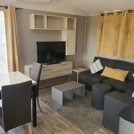 Luxueux Bungalow Avec Vue Panoramique Sur La Campsite