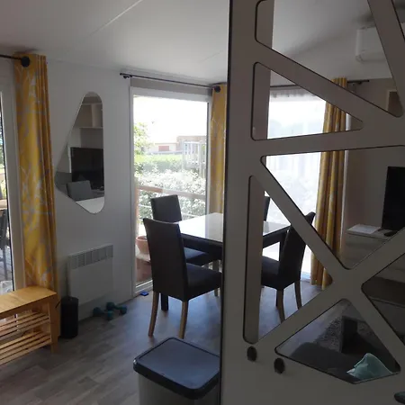 Campsite Luxueux Bungalow Avec Vue Panoramique Sur La Saint-Raphael (Var)